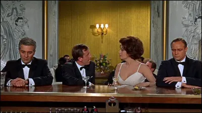 Son dernier film, « La comtesse de Hong Kong », sorti en 1967, met en lumière un célèbre acteur pour le premier rôle masculin, qui est-ce ?