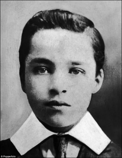 Quel âge avait-il lorsquil connut sa première scène ?