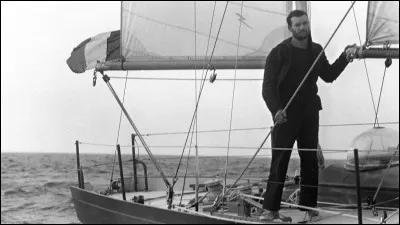 Eric Tabarly a remporté, en 1964, la Transat anglaise en solitaire avec son bateau, le ...