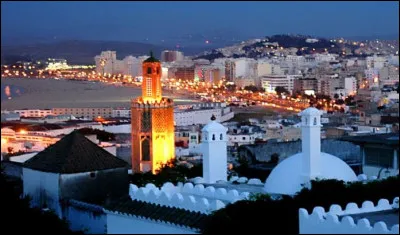 Quelle est cette ville du Maroc, pôle industrialo-portuaire, où Renault a implanté une usine modèle pour la production de la gamme Dacia ?