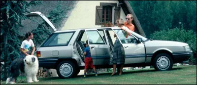Star des années 2000 ce break spacieux était prisé des familles nombreuses. De quel modèle parle-t-on ?