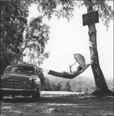 Bien pratique cette voiture pour tendre le hamac. C'est une...