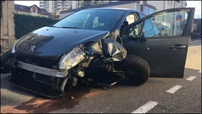 Compléter le célèbre dicton : "... au volant, mort au tournant".
