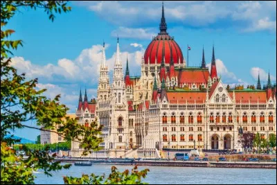 De quel pays d'Europe surnomme-t-on les habitants les Magyars ?