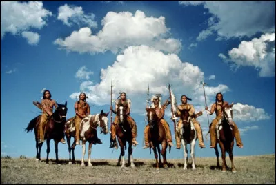 Aux États-Unis, quel nom donne-t-on à la langue parlée par les indiens Dakotas ?