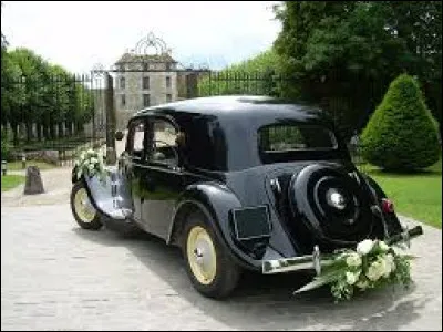 La traction est une voiture de la marque Renault