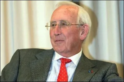 Gérard Mulliez, homme d'affaires et milliardaire, est le fondateur en 1961 d'une entreprise devenue un grand groupe de distribution :