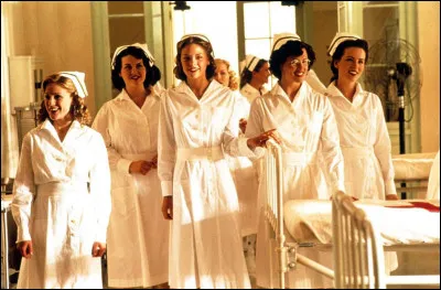 Lorsque les Japonais attaquent Pearl Harbor, une infirmière meurt : qui est-ce ?