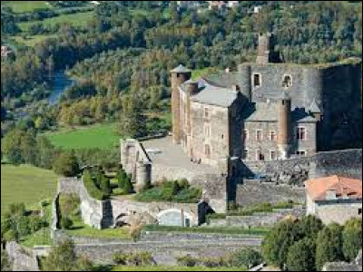 Nous commençons notre balade avec cette vue du château de Bouzols, à Arsac-en-Velay. Commune Altiligérienne, elle se situe dans l'ex région ...