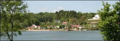 Village du Grand-Est, dans l'arrondissement de Langres Changey se situe dans le département ...