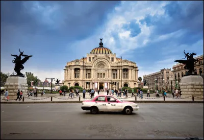 De quelle ville Coyoacán est-elle une banlieue ?