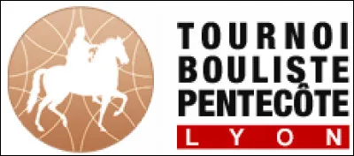 Quel lieu est connu pour le grand tournoi international de Pentecôte ?