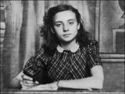 Indice : chanteuse, meneuse de revue et actrice belge.