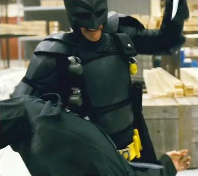 La camra qui filme Big Daddy dans l'entrept est dissimul dans :