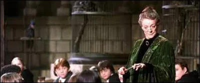 Quand rentre-t-elle à Poudlard pour enseigner ?