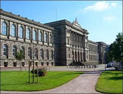 Plusieurs universités te proposent d'entrer chez elles, tu choisis :