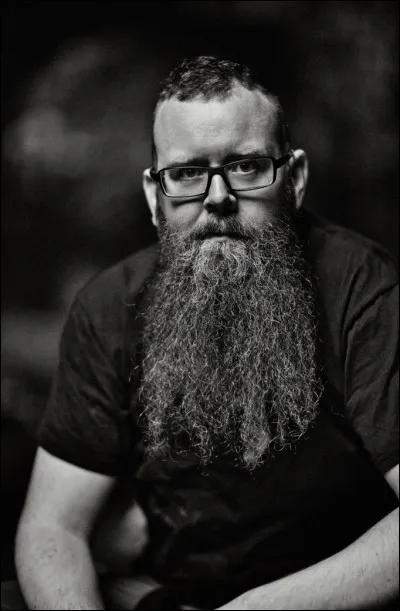 Complétez : 
"Kom hann í hnakki á kolsvörtum..."