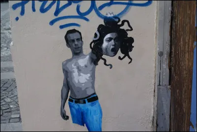 Quel héros affronta la Méduse ?