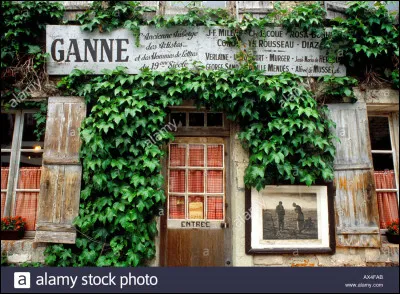 Comment appelle-t-on les habitants de la ville de Barbizon ?