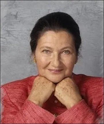 Elle occupe ou a occup les fonctions de : Ministre de la Sant , Ministre des Affaires sociales, et de la Ville