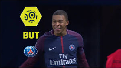 Combien de buts marque Mbappé en 2017/2018 avec le PSG ?
