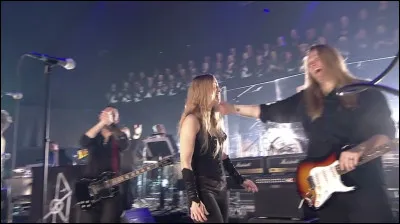 Complétez : 
"Hilmar er reyndur og Hilmar er..."