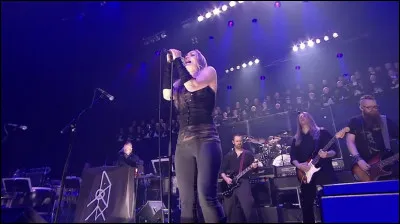 Complétez : 
"Gleðjumst, og vel að þér..."