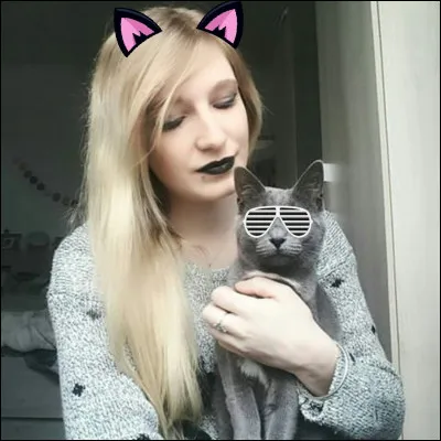 Quelle est sa couleur de cheveux naturelle ?