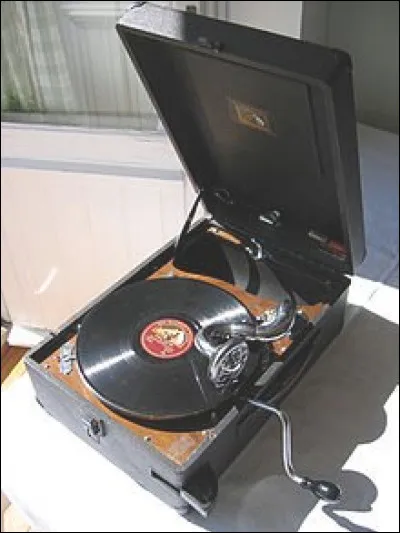 Comment fonctionne un gramophone vers 1900 ?