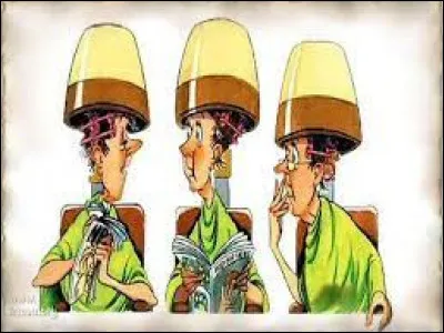 Avec son air de ne pas y toucher, on ne se méfie pas de lui, pourtant il ... sous les ... !