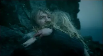 Complétez : 
"Treysti á Óðin, Tý og..."