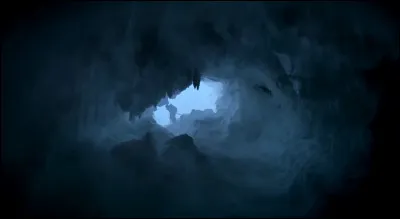 Complétez : 
"Því með klóm og..."