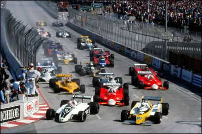 Le calendrier de Formule 1 a accueilli énormément de circuit dans son calendrier. Notamment le GP de Long Beach, circuit américain, remporté par de célèbres pilotes (Nikki Lauda, Gilles Villeneuve, Nelson Piquet.....). Il n'est pas apparu durant 8 saisons. En quelle année est-il apparu pour la première fois ?