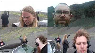 Complétez : 
"Náinn syngur..."