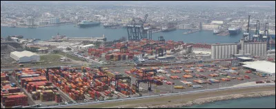 Quelle est cette ville du Mexique, capitale de l'État du même nom, premier port mexicain situé les rives du golfe du Mexique ?