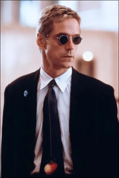 Et dans le film, Simon est le...