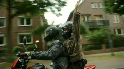 Complétez : 
"Jetzt seh' ich dich in deinem..."