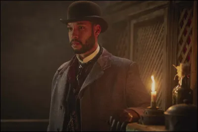 Quel est le personnage joué par Royce Pierreson ?