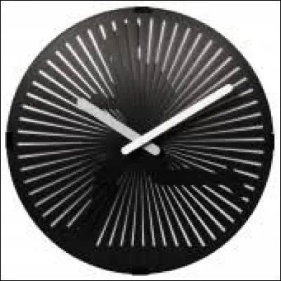 Combien de temps s'est &eacute;coul&eacute; entre 3 heures 56 et 7 heures 23 ?