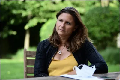 Je suis ministre déléguée auprès du ministre de l'Éducation nationale, de la Jeunesse et des Sports, chargée des Sports. Qui suis-je ?