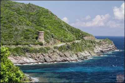 Quel est, parmi ces pays dont la capitale commence par un C, le seul dont la capitale est en 2 mots ? (l'image est la capitale)