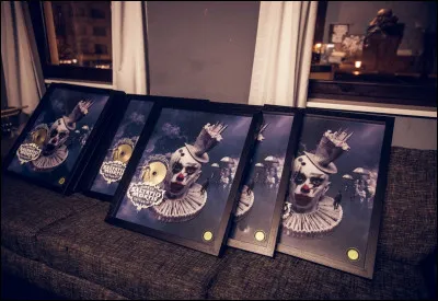 Complétez : 
"Und um tatsächlich gut zu sein, sind wir leider zu..."