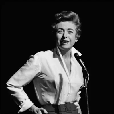 Henriette Ragon (1918-2015), connue sous le nom de scène Patachou, est une chanteuse et actrice française. Mais d'où lui vient ce surnom ?