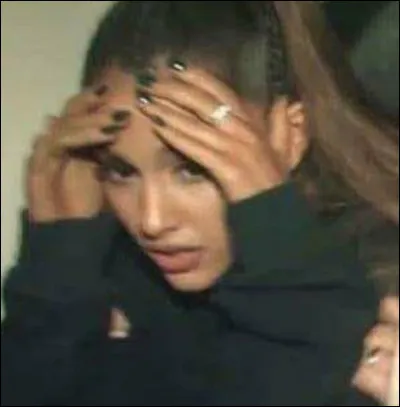 Quand a-t-elle publié le premier indice sur l'arrivée de l'album ?