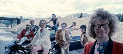 Un groupe de rock jubilatoire et parodique peut-il prendre un nom de littérature ? La réponse est oui, mais lequel ?