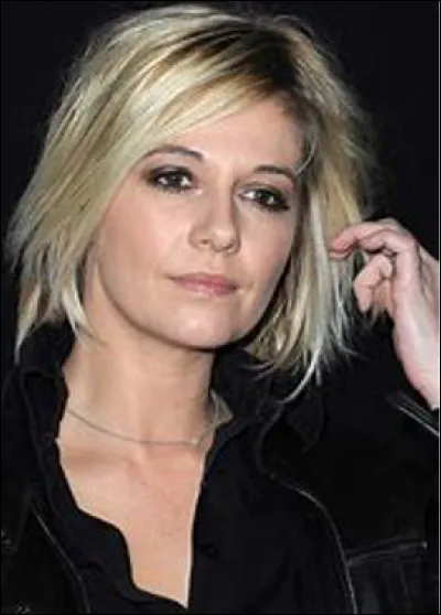 Qui est cette Flavie, animatrice de télévision et de radio ?