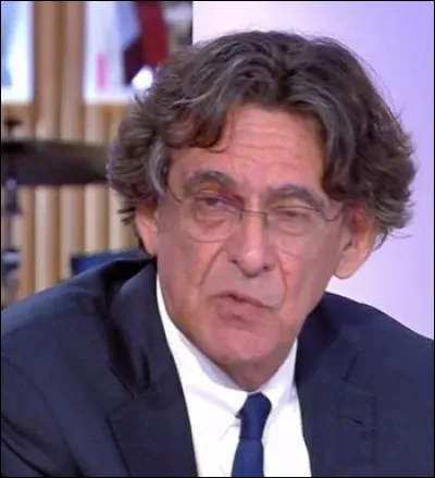 Qui est ce Luc, ancien ministre, philosophe et essayiste ?