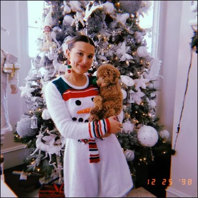 Comment s'appelle son chien qu'elle a avec elle le plus souvent ?