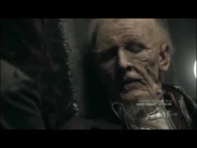 Qui a cre l'appareil pour que James reste en vie malgr son age ?