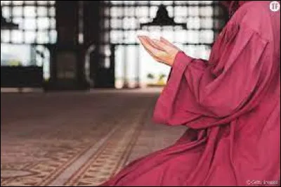 Qu'est-ce que les musulmans doivent accomplir 5 fois par jour ?